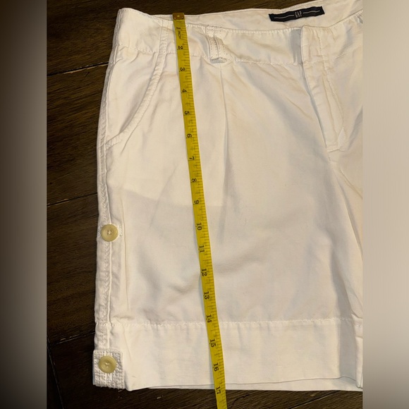 GAP Women’s Shorts Gray Stripes and White Size 10 - Picture 11 of 13
